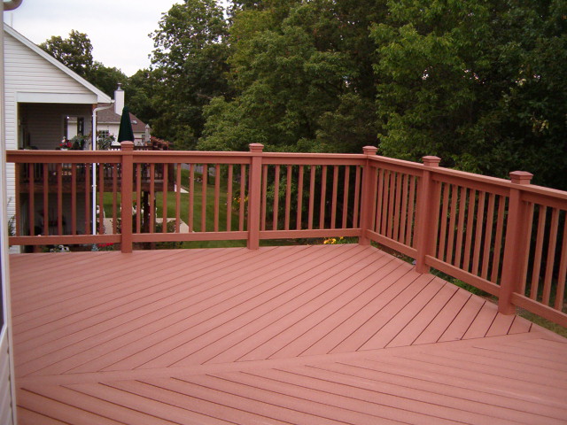 Decks for Every Budget in Missouri